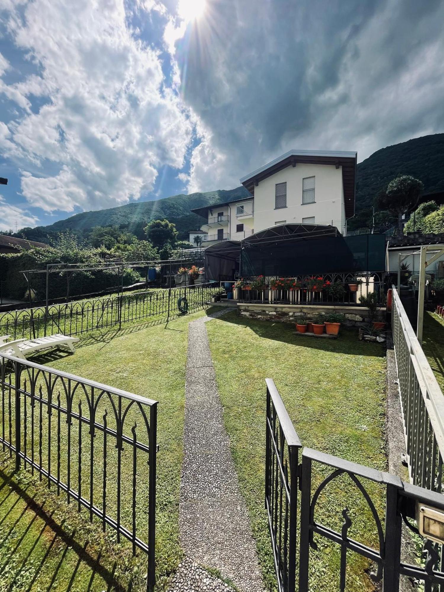Mansarda Spadone Musso Esterno foto